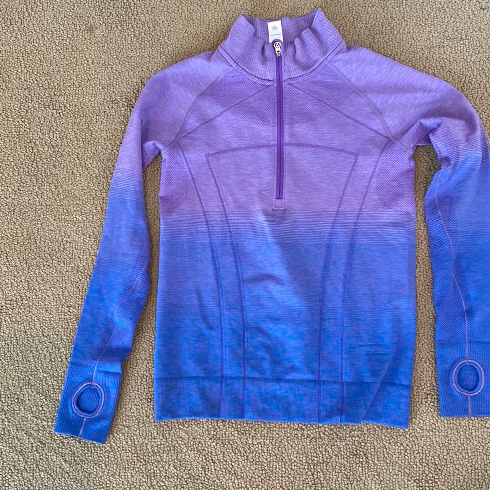 Ivivva girls nylon half zip with thumb holes on sleeve